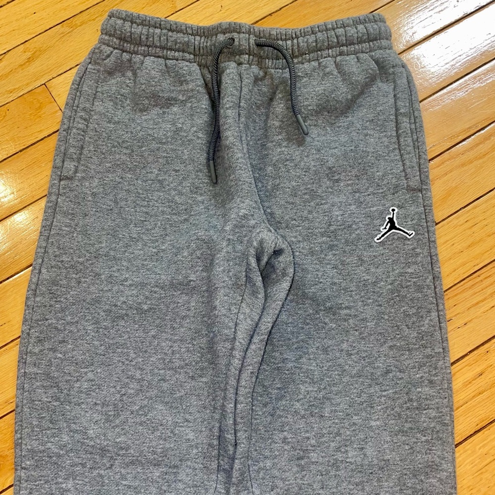 JORDAN SWEATSUIT SZ 10/12 - Picture 9 of 16